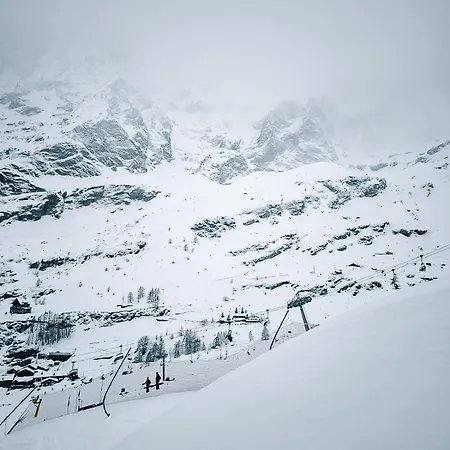 Prestigious In Cervinia Lägenhet
